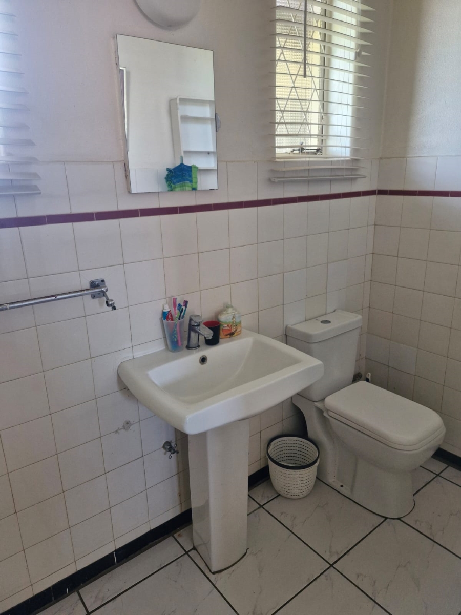 To Let 3 Bedroom Property for Rent in Flamwood North West